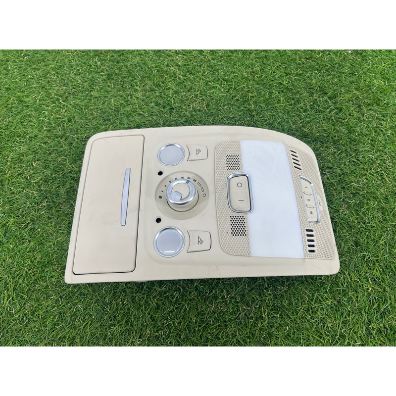 Плафон салона (салон) AUDI A4 B8 2012 2.0 CAEB 8T0947140U57