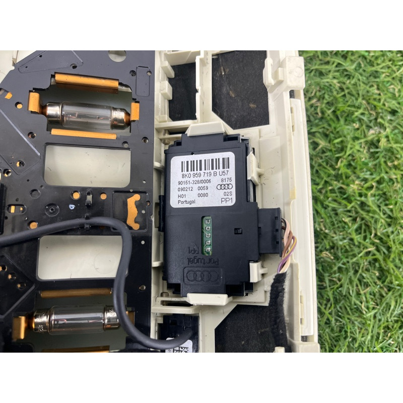 Плафон салона (салон) AUDI A4 B8 2012 2.0 CAEB 8T0947140U57