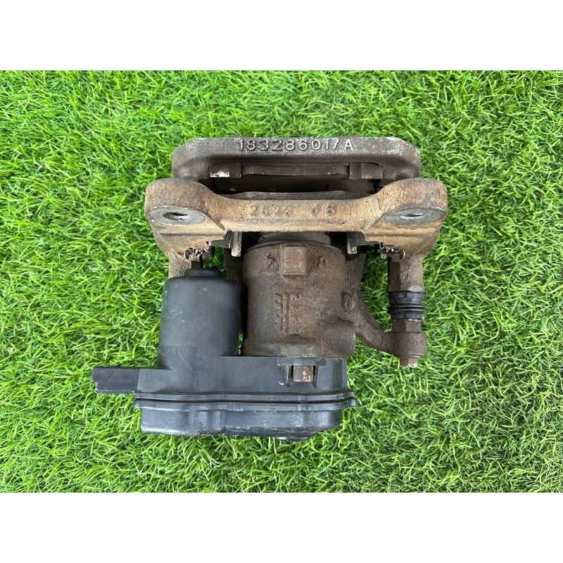 Суппорт тормозной (тормозная система) Jeep Cherokee KL 68225313AA