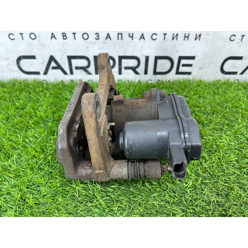 Суппорт тормозной (тормозная система) Jeep Cherokee KL 68225313AA