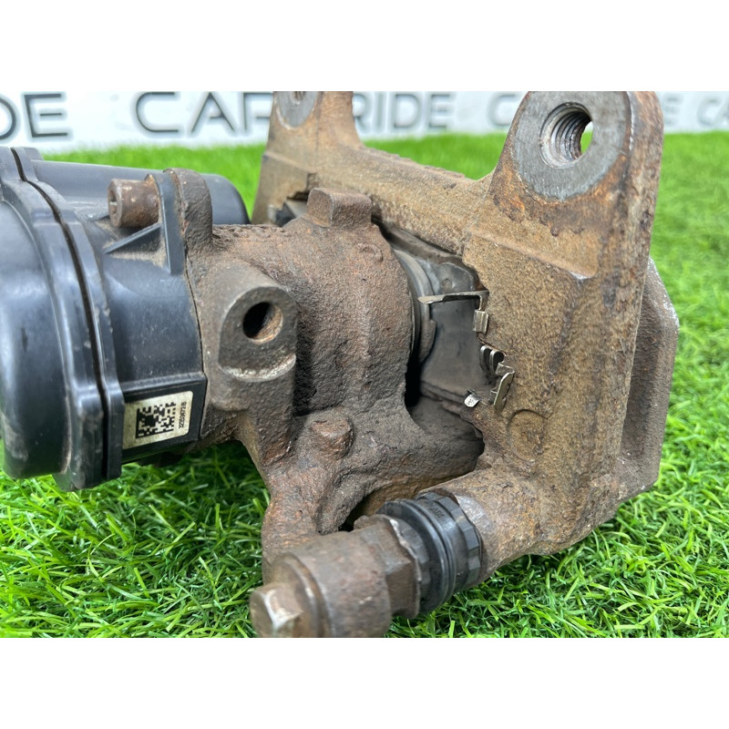 Суппорт тормозной (тормозная система) Jeep Cherokee KL 68225313AA