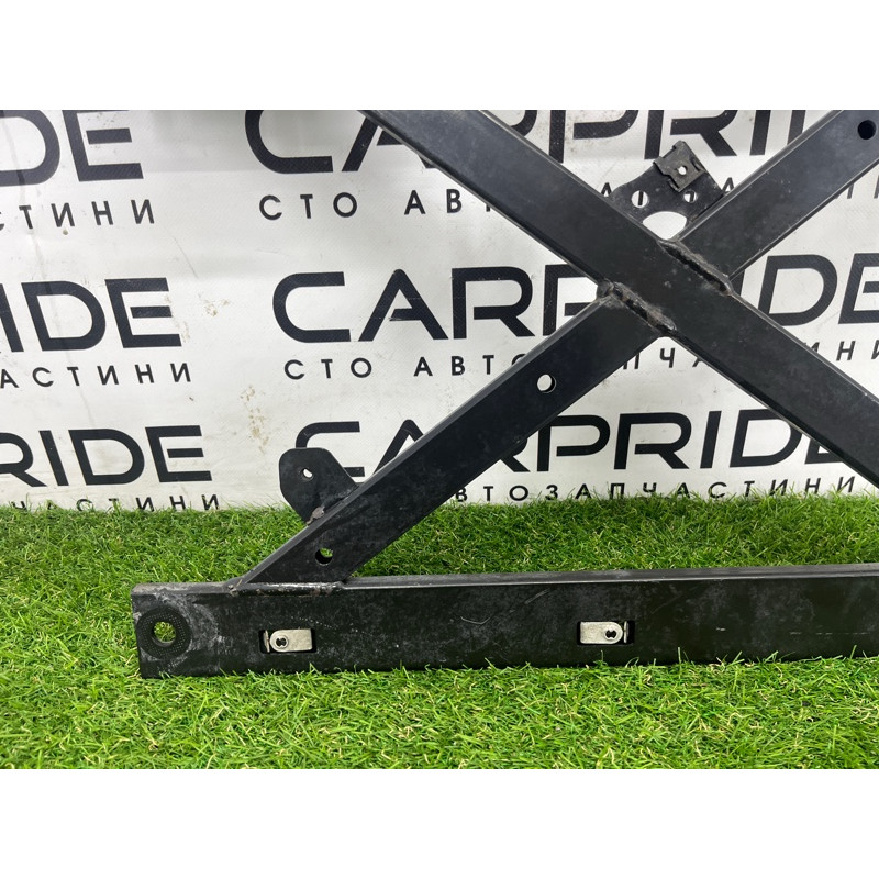 Распорка переднего подрамника (подвеска) AUDI A4 B8 2012 2.0 CAEB 8T1399345J