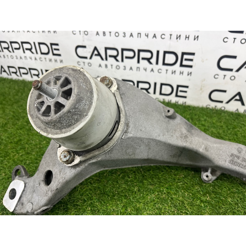 Кронштейн двигателя (кронштейны двигателя) Volkswagen Touareg NF 2013 3.6 7P0199207A