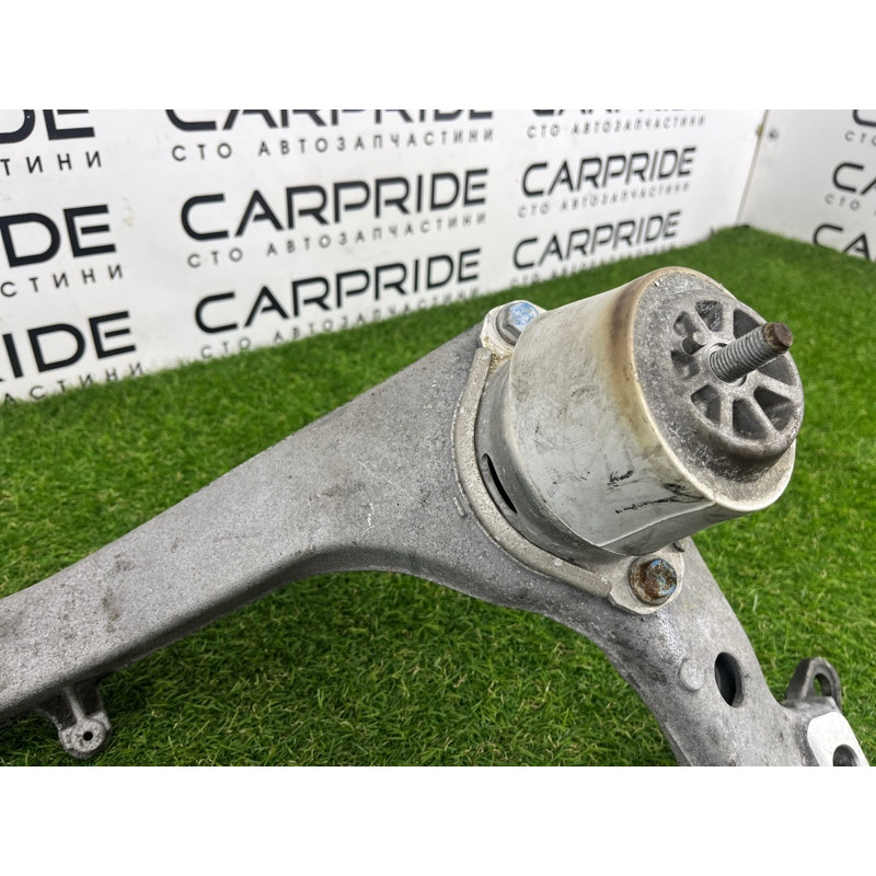 Кронштейн двигателя (кронштейны двигателя) Volkswagen Touareg NF 2013 3.6 7P0199207A