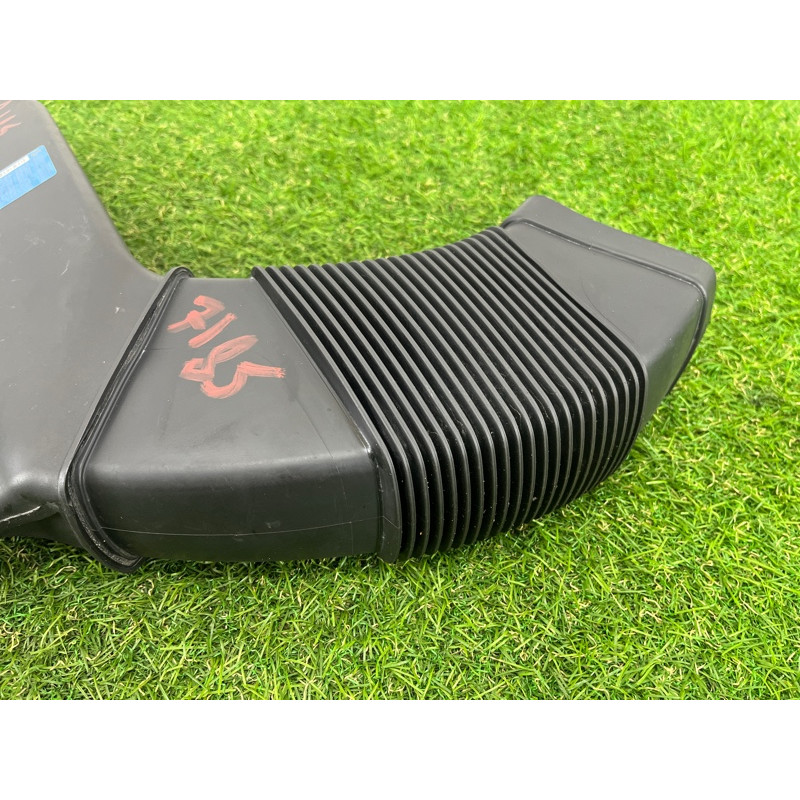 Повітрозабірник (подача палива) BMW 3-series E93 2008 3.0 N54 13717541737