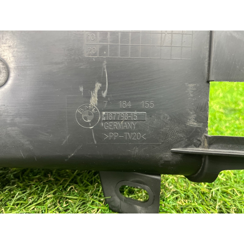 Воздуховод тормозов (кузов и элементы) BMW 7-series F02 2011 4.4 N63 51747184155