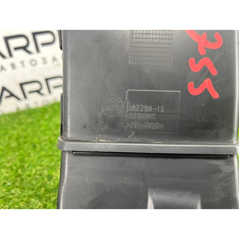 Воздуховод тормозов (кузов и элементы) BMW 7-series F02 2011 4.4 N63 51747184155