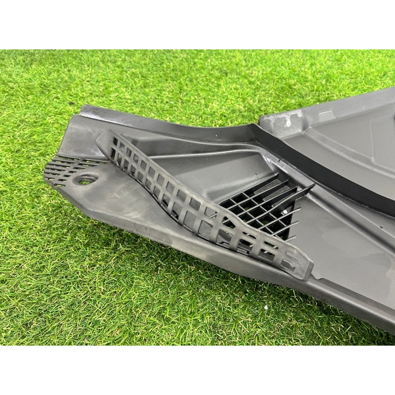 Накладка на жабо (кузов и элементы) BMW 7-series F02 2011 4.4 N63 64316987601