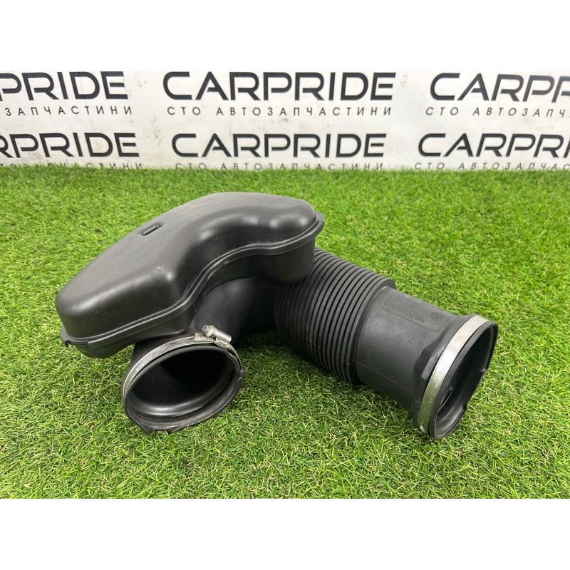 Патрубок воздушного фильтра (впускная система) BMW X5 E70 2009 4.8 N62N 13717548899