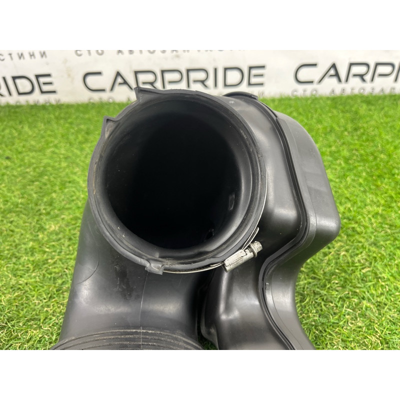 Патрубок воздушного фильтра (впускная система) BMW X5 E70 2009 4.8 N62N 13717548899