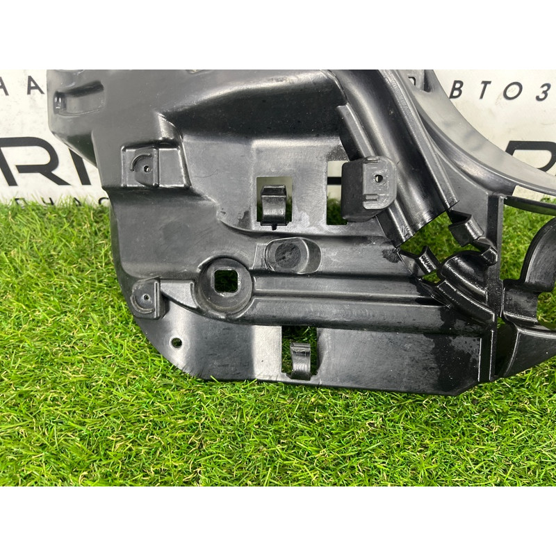 Крепление бампера (кузов и элементы) BMW 7-series F02 2011 4.4 N63 51127183883