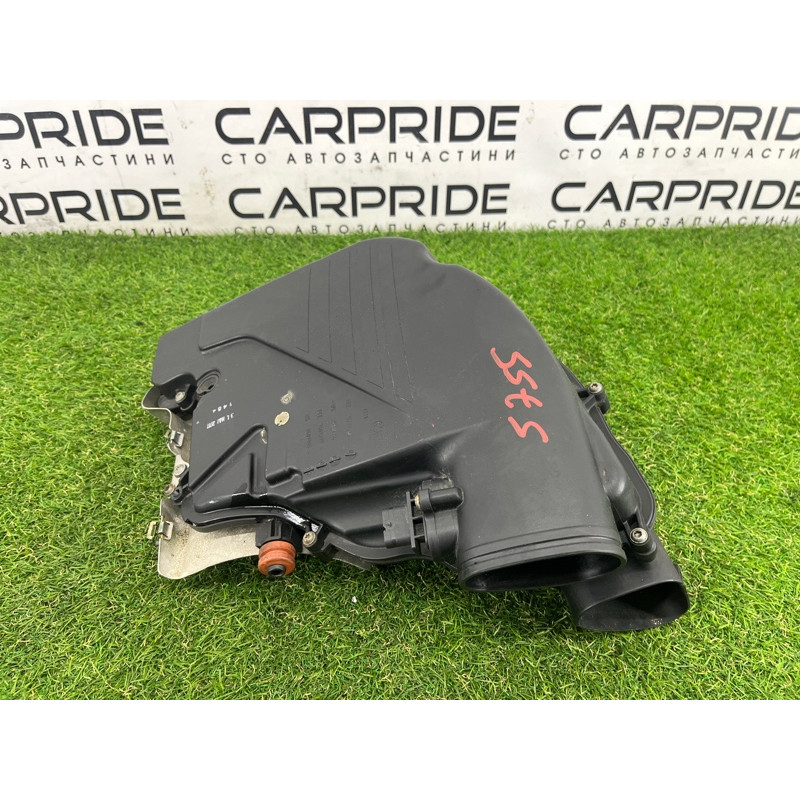 Корпус воздушного фильтра (впускная система) BMW 7-series F02 2011 4.4 N63 13717577464