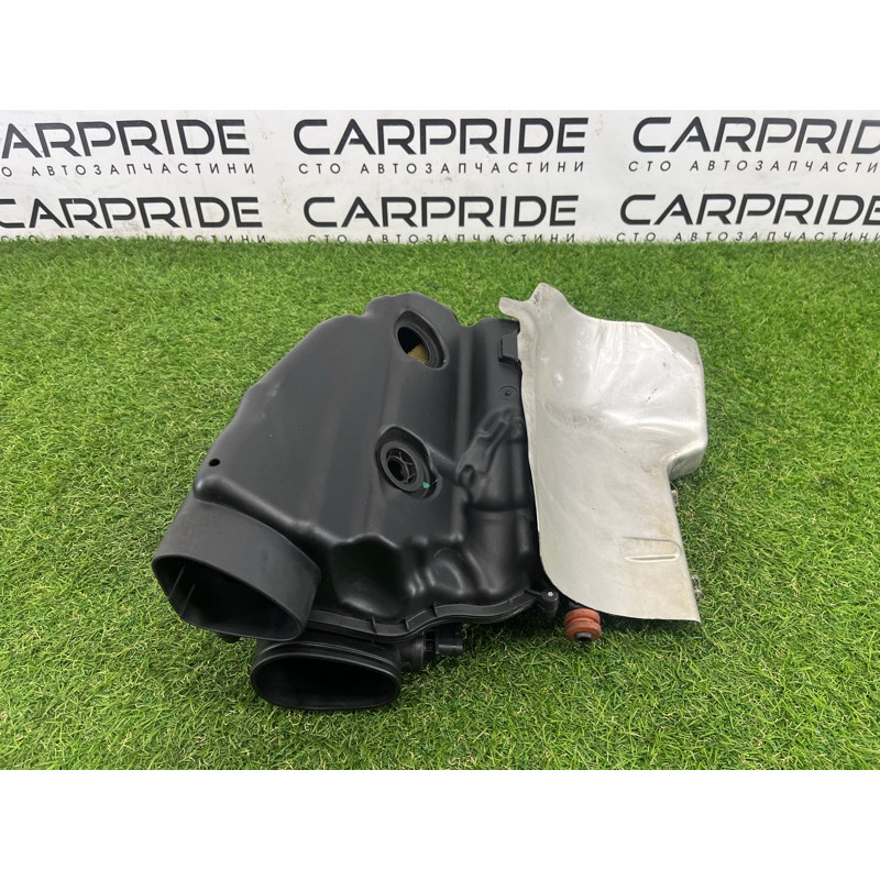 Корпус воздушного фильтра (впускная система) BMW 7-series F02 2011 4.4 N63 13717577464