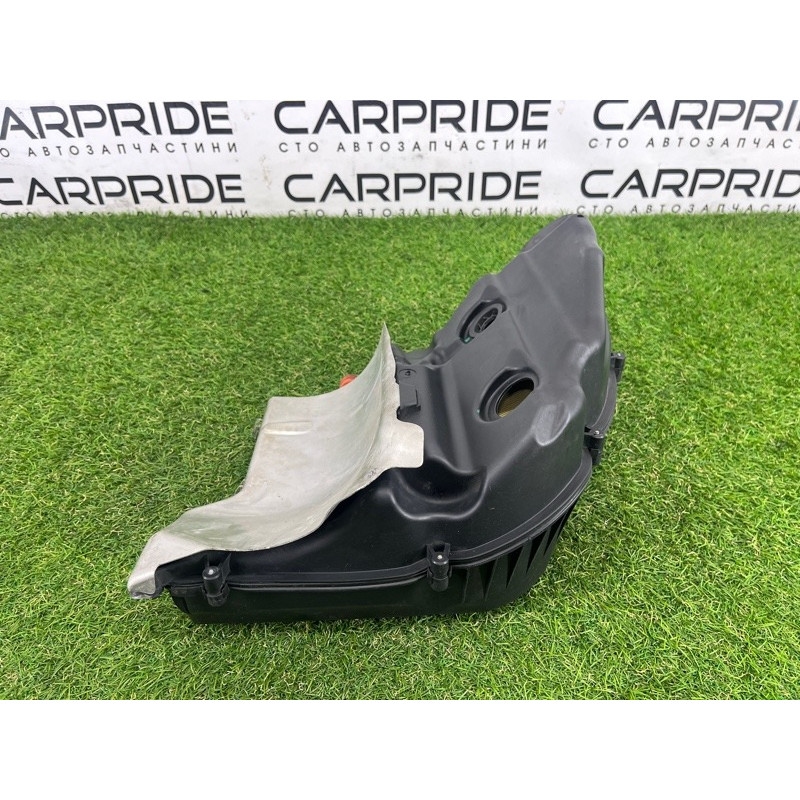 Корпус воздушного фильтра (впускная система) BMW 7-series F02 2011 4.4 N63 13717577464