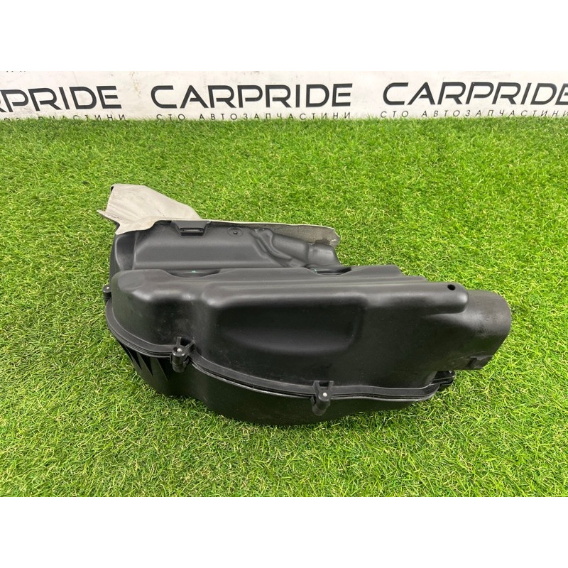 Корпус воздушного фильтра (впускная система) BMW 7-series F02 2011 4.4 N63 13717577464