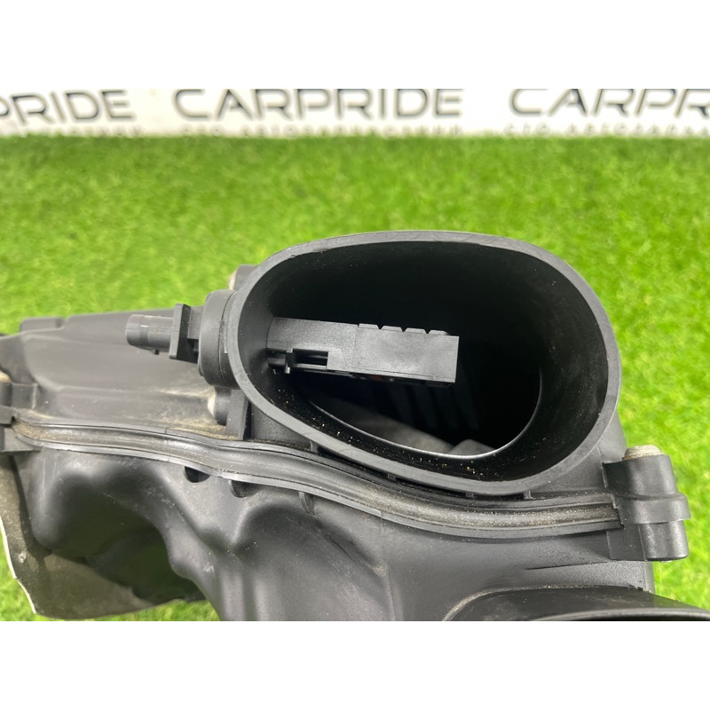 Корпус воздушного фильтра (впускная система) BMW 7-series F02 2011 4.4 N63 13717577464