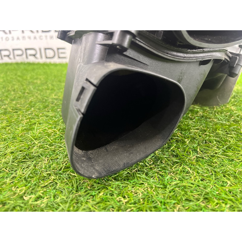 Корпус воздушного фильтра (впускная система) BMW 7-series F02 2011 4.4 N63 13717577463