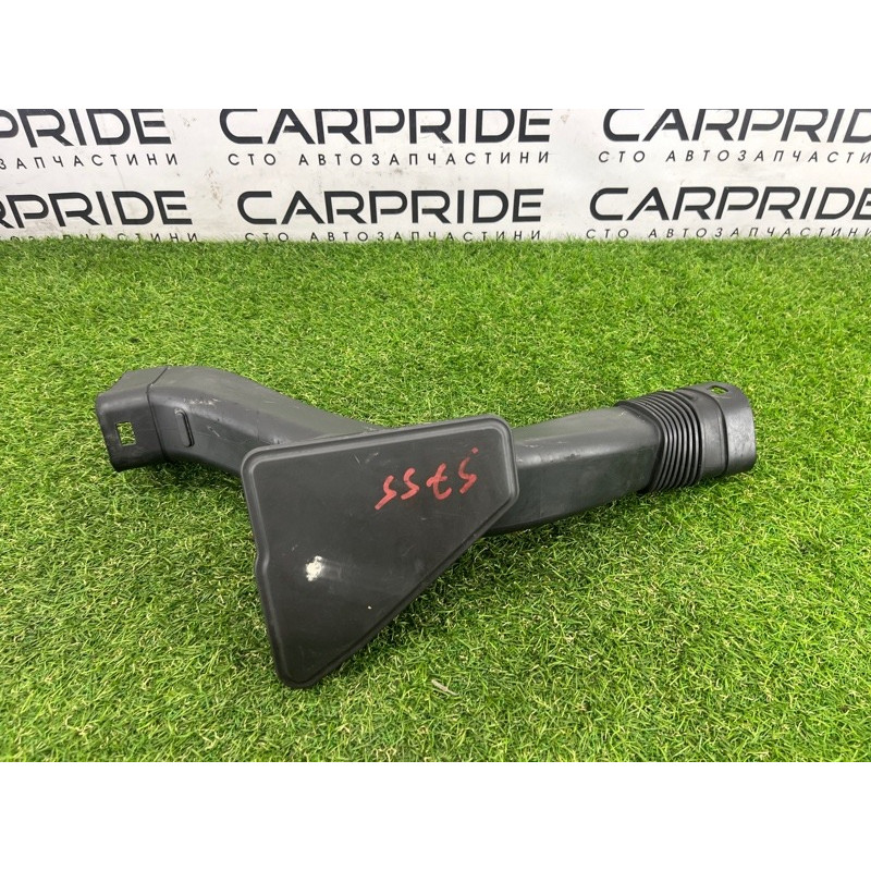 Патрубок воздушного фильтра (впускная система) BMW 7-series F02 2011 4.4 N63 13717577472