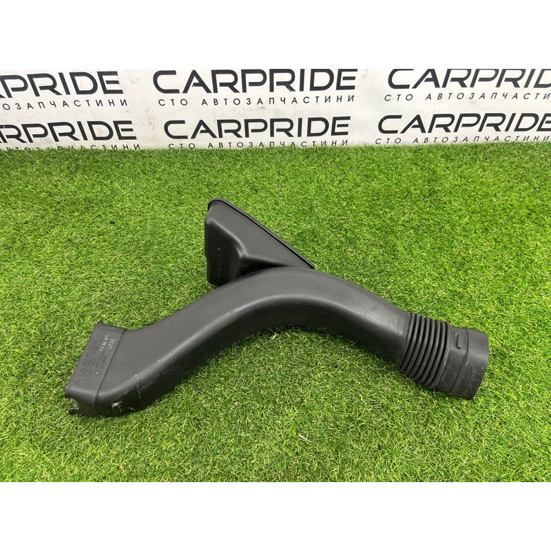 Патрубок воздушного фильтра (впускная система) BMW 7-series F02 2011 4.4 N63 13717577472