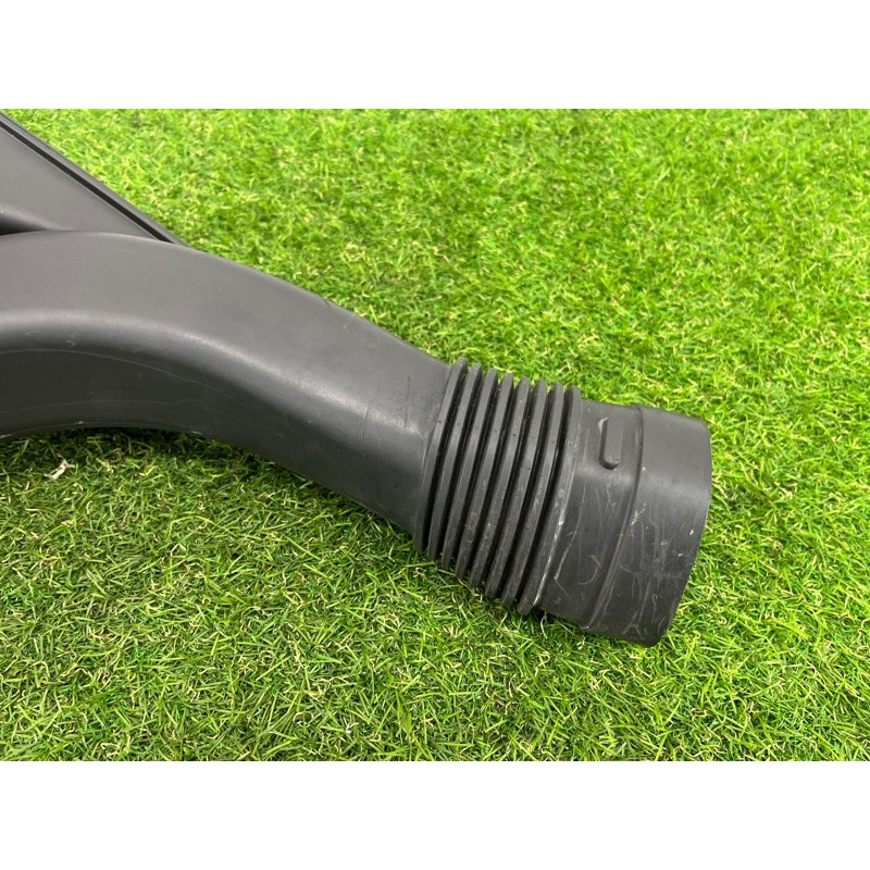 Патрубок воздушного фильтра (впускная система) BMW 7-series F02 2011 4.4 N63 13717577472