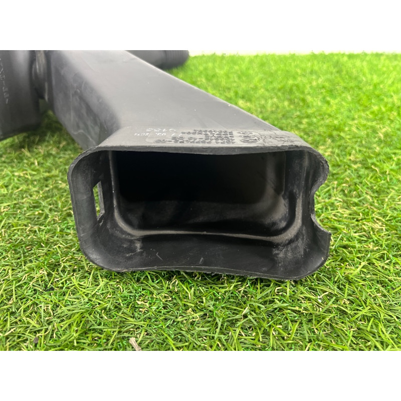 Патрубок воздушного фильтра (впускная система) BMW 7-series F02 2011 4.4 N63 13717577472