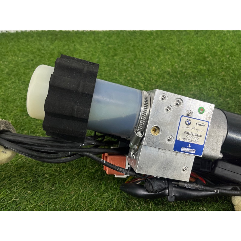 Гідравліка управління даху (електрика) BMW 3-series E93 2008 3.0 N54 54377128779