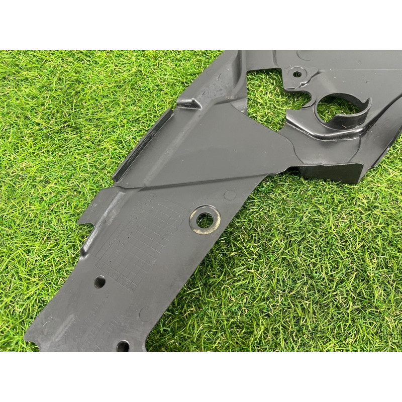 Накладка на крыло (кузов и элементы) Jeep Grand Cherokee WK2 2017 68277399AA