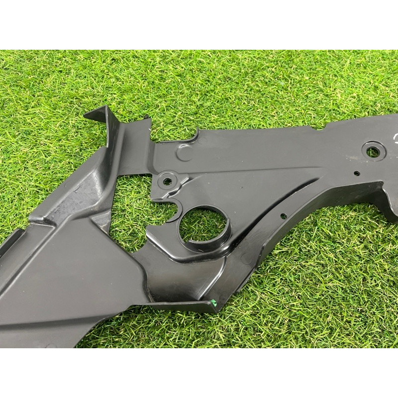 Накладка на крыло (кузов и элементы) Jeep Grand Cherokee WK2 2017 68277399AA