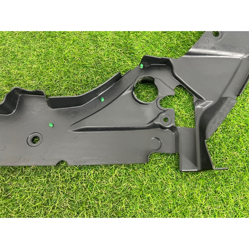 Накладка на крыло (кузов и элементы) Jeep Grand Cherokee WK2 2020 3.6 68277399AA