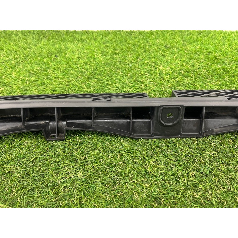 Крепление бампера (кузов и элементы) Volkswagen Touareg NF 2011 3.0 TDI 7P6807863