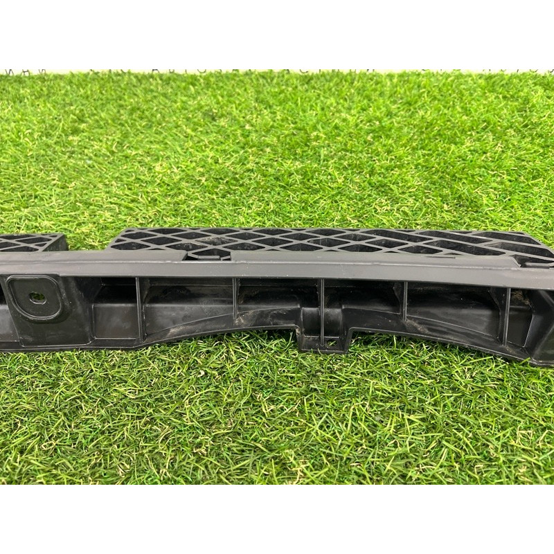 Крепление бампера (кузов и элементы) Volkswagen Touareg NF 2011 3.0 TDI 7P6807863