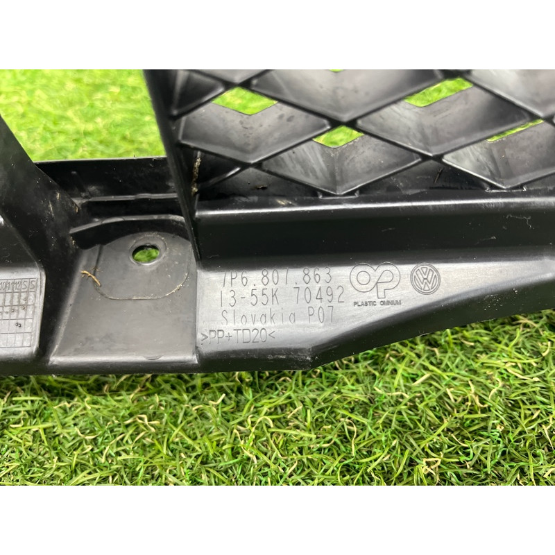 Крепление бампера (кузов и элементы) Volkswagen Touareg NF 2011 3.0 TDI 7P6807863