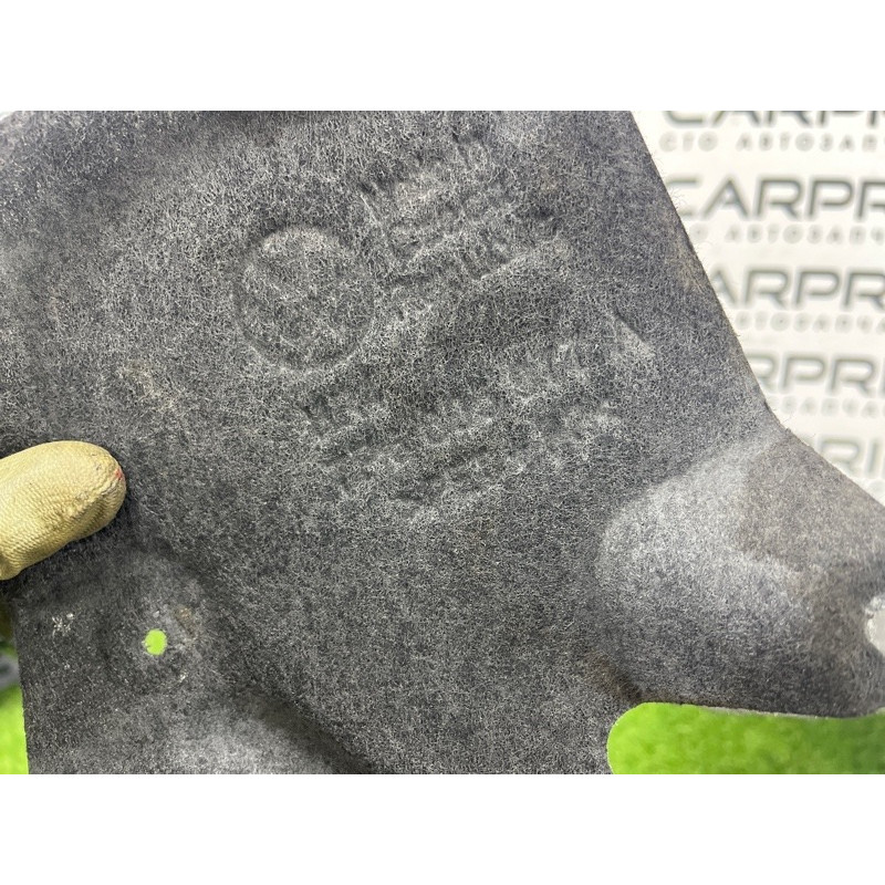 Подкрылок (кузов и элементы) Volkswagen Touareg NF 2013 3.6 7P6805977A