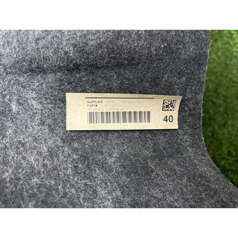 Подкрылок (кузов и элементы) Jeep Grand Cherokee WK2 2017 57010711AK