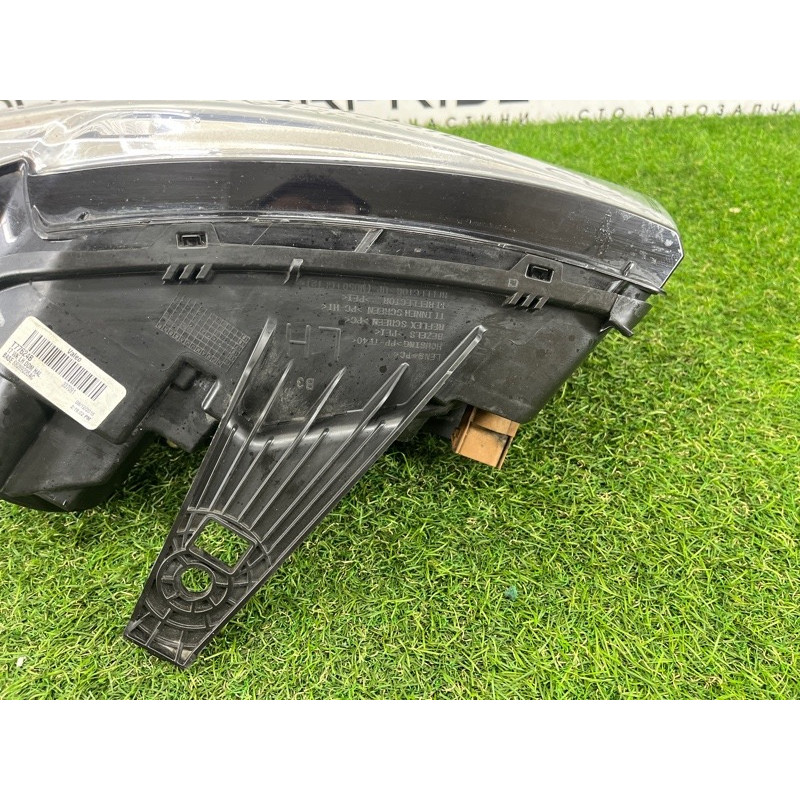 Фара (оптика) Jeep Grand Cherokee WK2 2017 3.6 68289235AC