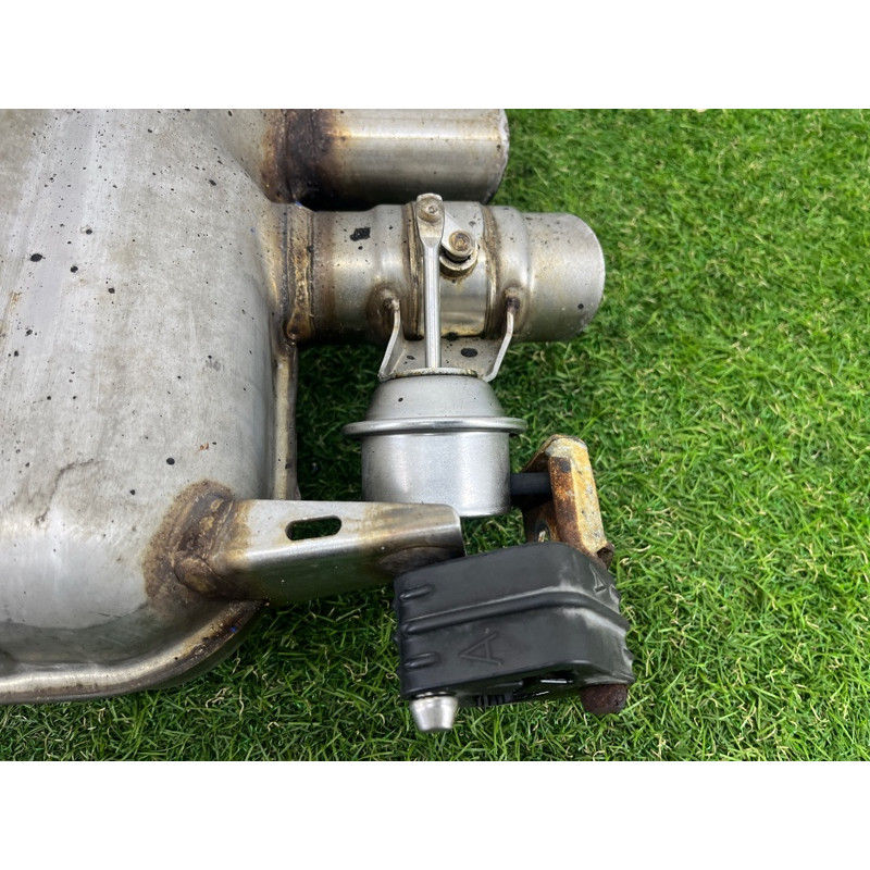 Глушитель (выпускная система) BMW 7-series F02 2011 4.4 N63 18307646957