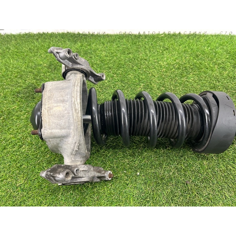 Амортизатор в сборе (подвеска) Volkswagen Touareg NF 2012 3.6 CGRA 7P6513029BG