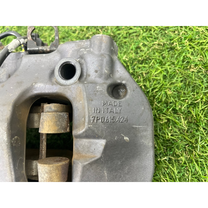 Суппорт тормозной (тормозная система) Volkswagen Touareg NF 2013 3.6 7P6615424D