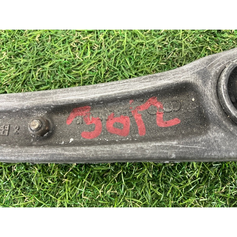 Рычаг подвески (подвеска) AUDI Q5 8R 2012 3.2 CALB 8K0407151D