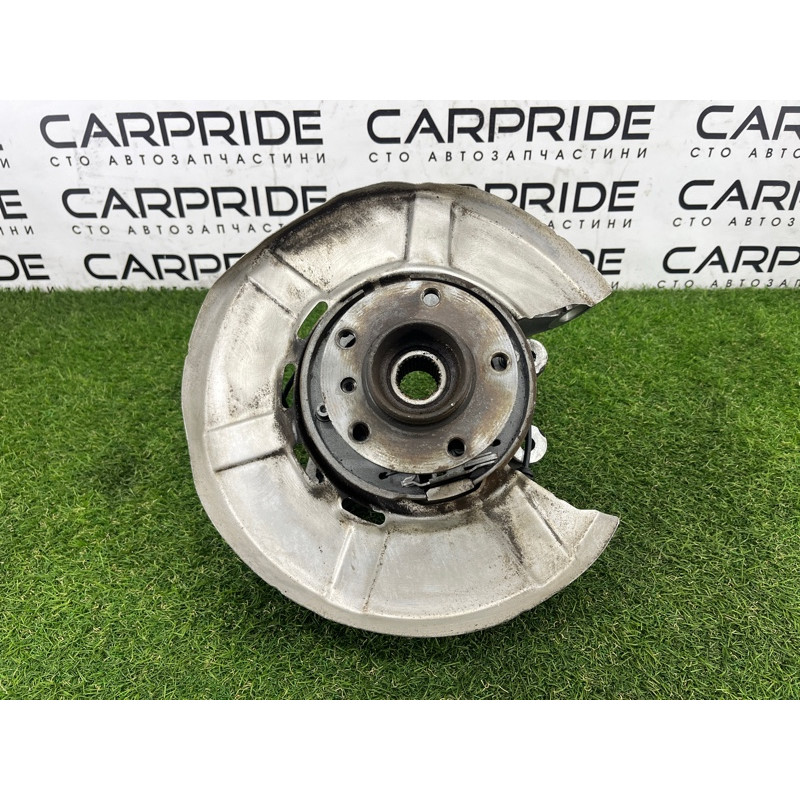 Цапфа подвески (подвеска) BMW 5-series Gran Turismo F07 2011 3.0 N55B30 33326796510