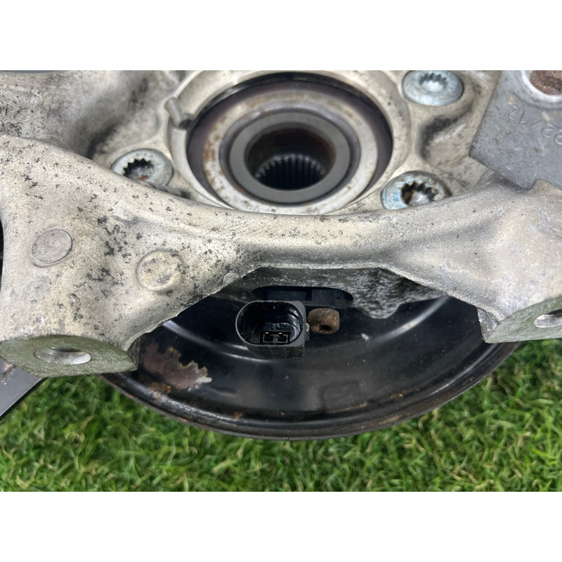 Цапфа подвески (подвеска) Volkswagen Touareg NF 2013 3.6 7P0505435B