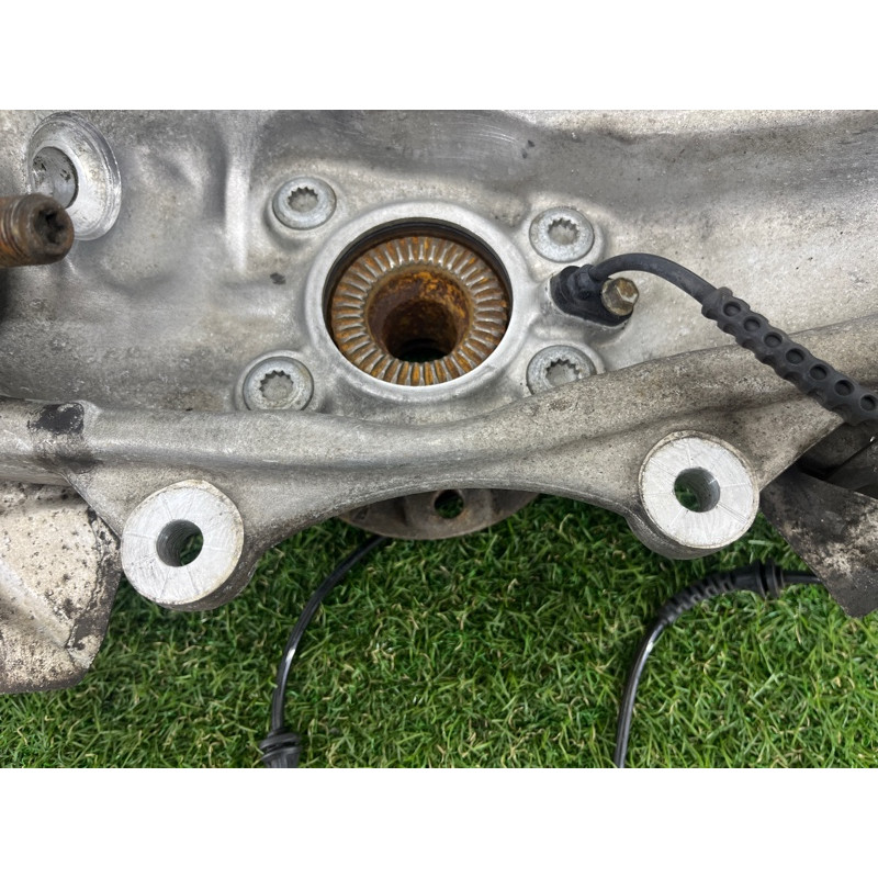 Поворотный кулак (подвеска) BMW 7-series F02 2011 4.4 N63 31216777750