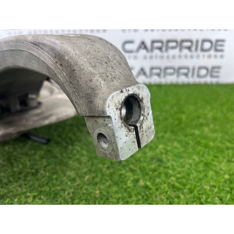 Поворотный кулак (подвеска) BMW 7-series F02 2011 4.4 N63 31216777750