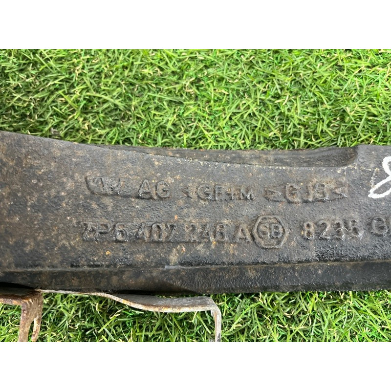 Поворотный кулак (подвеска) Volkswagen Touareg NF 2013 3.6 7P6407246A