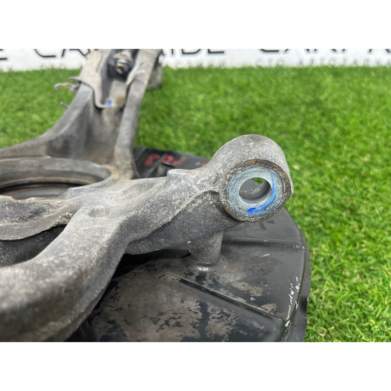 Поворотный кулак (подвеска) AUDI Q7 4L 2011 3.0 CATA 7L8407258B