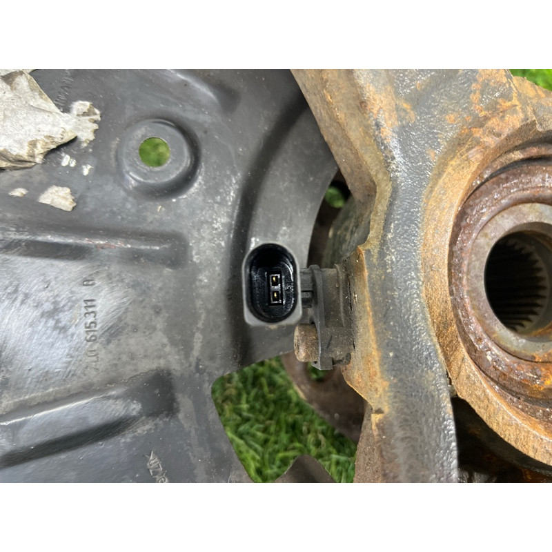 Поворотный кулак (подвеска) Volkswagen Touareg NF 2012 3.6 CGRA 7P6407246A