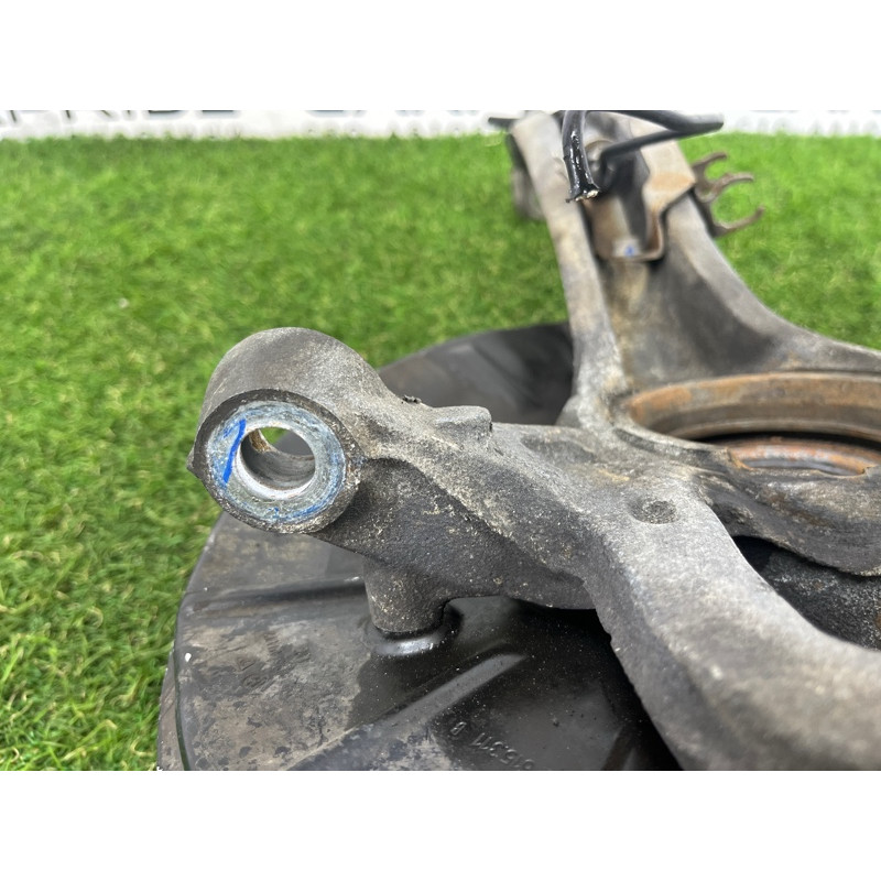 Поворотный кулак (подвеска) AUDI Q7 4L 2011 3.0 CATA 7L8407257B