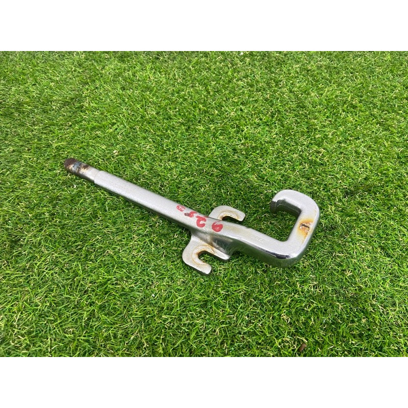 Крюк буксировочный (стекла и зеркала) Jeep Grand Cherokee WK2 2014 3.0 Diesel EXF 68140583AA