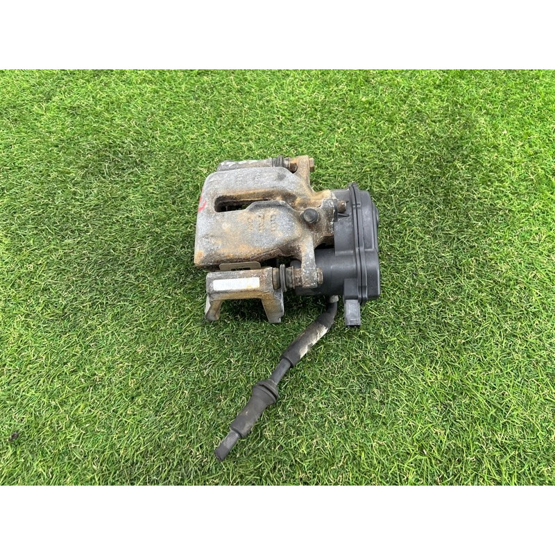 Суппорт тормозной (тормозная система) AUDI A4 B8 2012 2.0 CAEB 8K0615403B