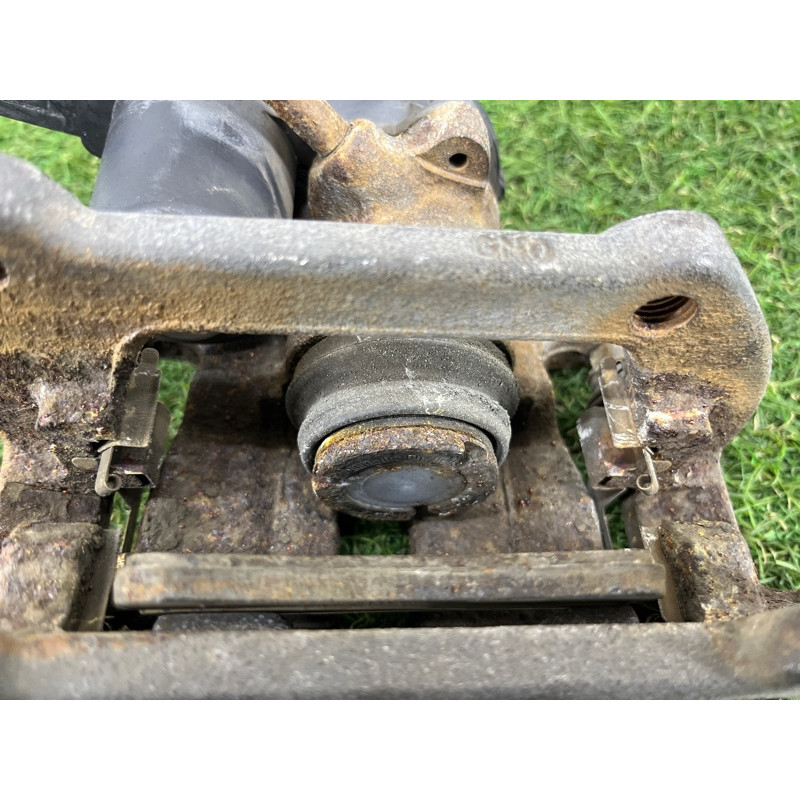 Суппорт тормозной (тормозная система) AUDI A4 B8 2012 2.0 CAEB 8K0615403B